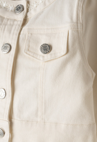 Μπουφάν τζιν ΕΒΙΤΑ σε χρώμα εκρού απαλό.