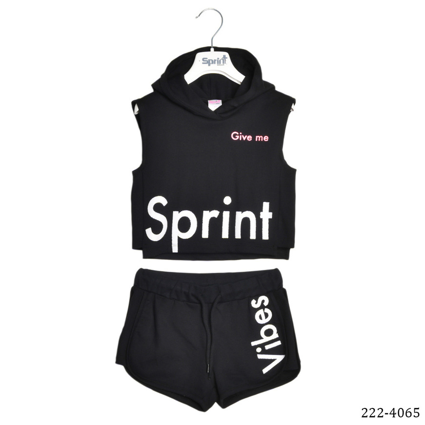 Set of SPRINT shorts, hooded top and shorts with elastic waist.