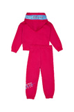 Σετ φόρμας SPRINT σε φούξια χρώμα με κουκούλα και ανάγλυφο το λογότυπο "SERENDIPITY".