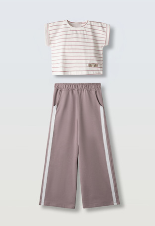 Σετ παντελόνα ΕΒΙΤΑ ριγέ εκρού-ροζ χρώμα.