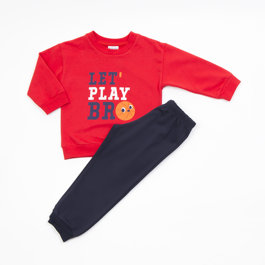 Seasonal set of TRAX tracksuit in red color with "LET PLAY BR" logo.