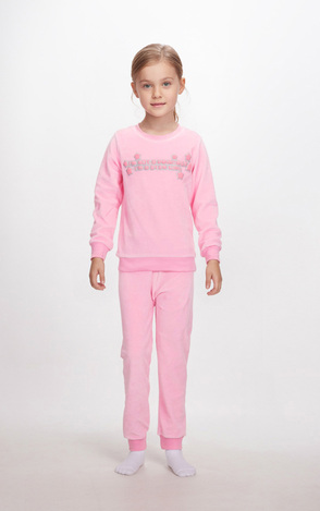 DREAMS velvet pajamas in pink.