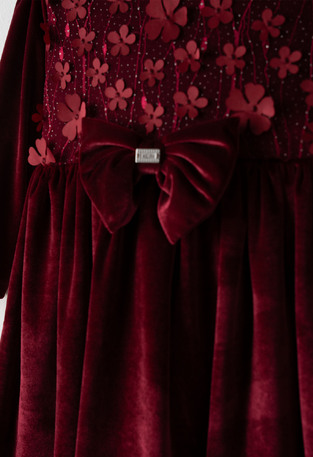 EVITA velvet dress, with matching bag, in burgundy color.