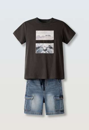 Σετ βερμούδα τζιν HASHTAG σε χρώμα ανθρακί με μπλε ανοιχτό.