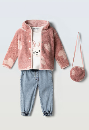 Set of 3 EVITA jeans with fur jacket.