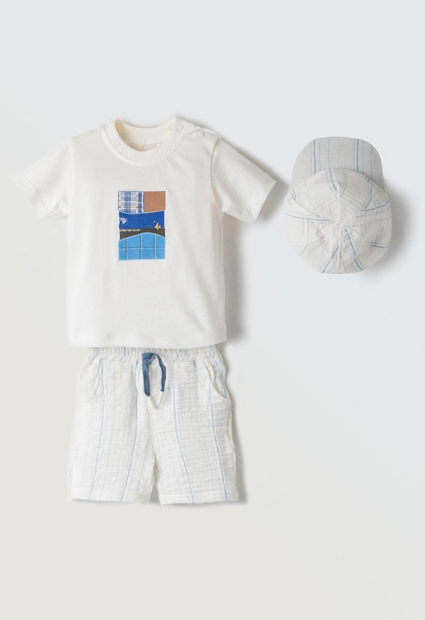 Σετ 2 τεμ. HASHTAG, κοντομάνικη μπλούζα σε χρώμα λευκό, με βερμούδα και ασορτί καπέλο.