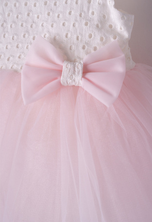 Φόρεμα ΕΒΙΤΑ σε ροζ χρώμα με τούλινο τελείωμα.