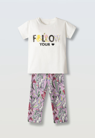 EVITA capri leggings set in white.