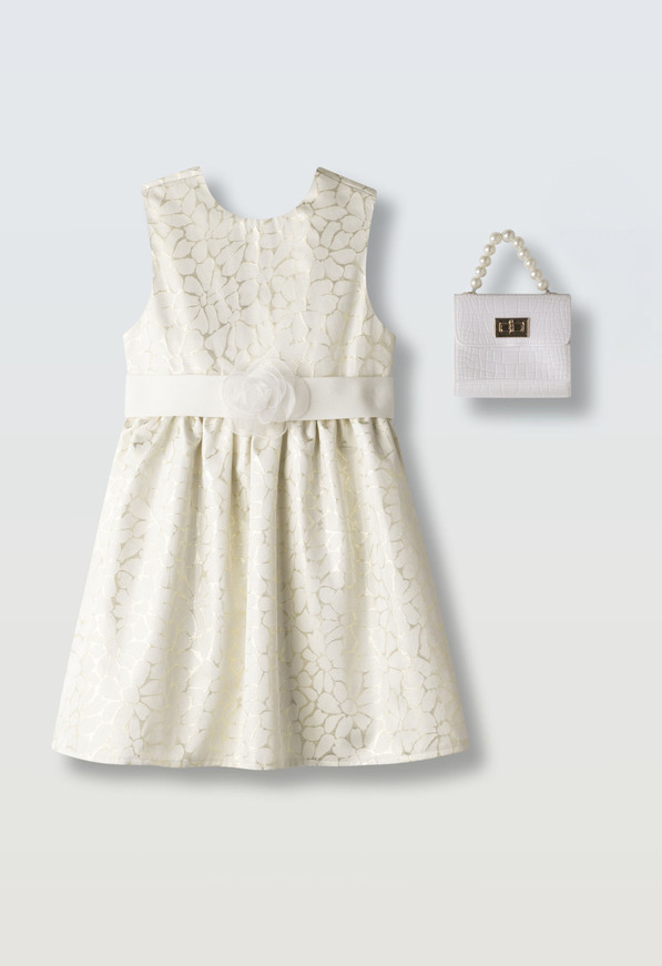 Φόρεμα ΕΒΙΤΑ σε χρώμα εκρού με χρυσό και ασορτί τσαντάκι.