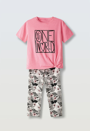 EVITA leggings set in neon pink and ecru.