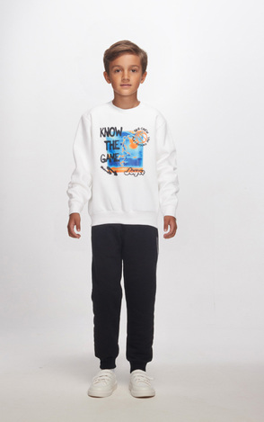 Σετ φόρμας JOYCE σε λευκό με μαύρο χρώμα.