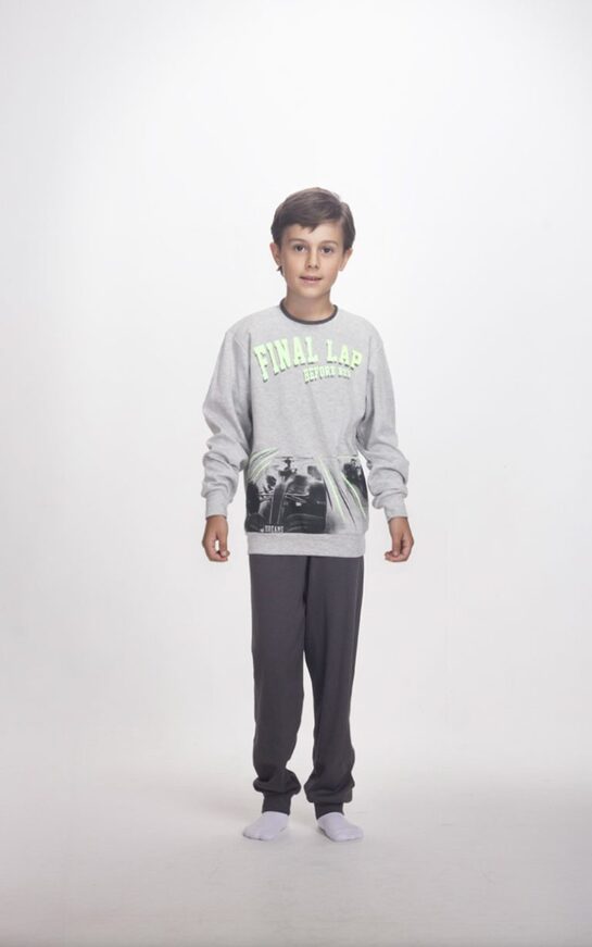 Πιτζάμα DREAMS σε γκρι-ανθρακί χρώμα.