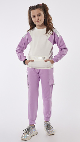 Σετ φόρμας EBITA, μπλούζα φούτερ με εξωτερική τσέπη και παντελόνι σε χρώμα λιλά.