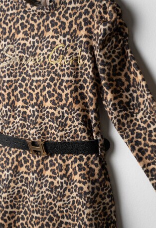 Φόρεμα ΕΒΙΤΑ σε animal print με ανεξάρτητη ζώνη και τσαντάκι.