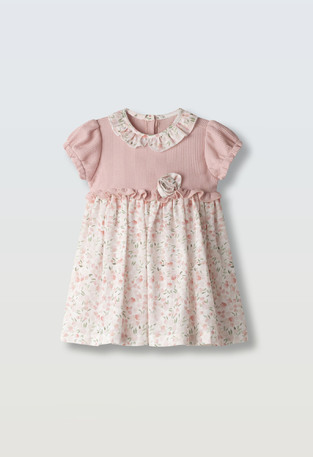 Βαμβακερό φόρεμα ΕΒΙΤΑ σε ροζ χρώμα με floral τύπωμα.