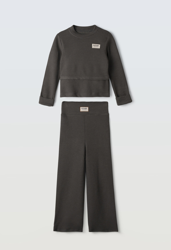 Σετ μπλούζα με παντελόνα ΕΒΙΤΑ σε γκρι-ανθρακί χρώμα.
