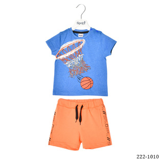 Σετ σορτς SPRINT, μπλούζα με τύπωμα μπάσκετ και σορτς σε πορτοκαλί χρώμα.