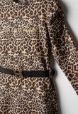 Φόρεμα ΕΒΙΤΑ σε animal print με ανεξάρτητη ζώνη και τσαντάκι.