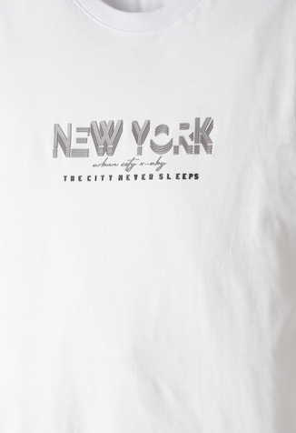 Μπλούζα HASHTAG σε χρώμα λευκό με τύπωμα "NEW YORK" στο μπροστινό μέρος.