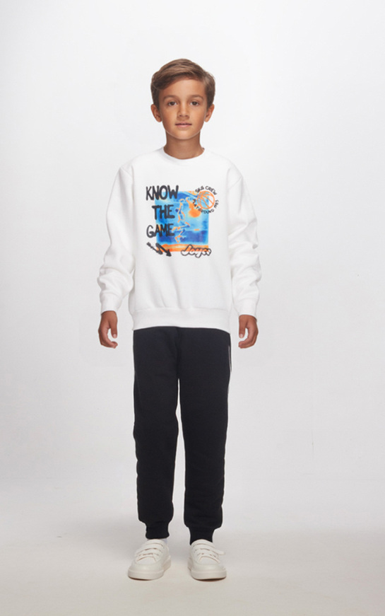 Σετ φόρμας JOYCE σε λευκό με μαύρο χρώμα.