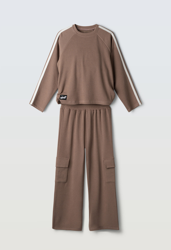 Σετ μπλούζα με παντελόνα Εbita σε ροζ σκούρο χρώμα.