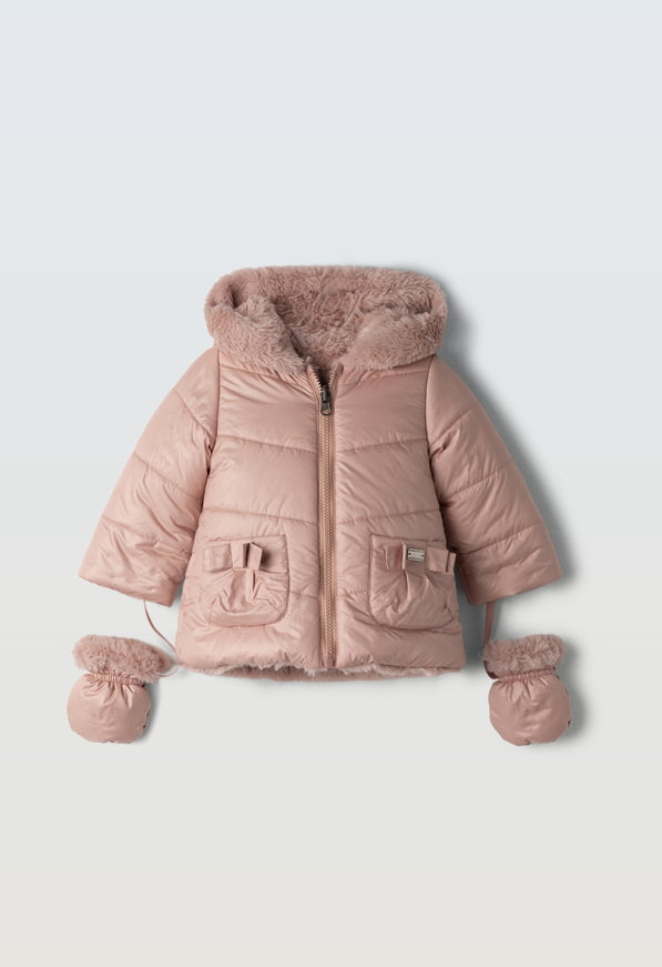 Μπουφάν-γούνα (2 όψεις) ΕΒΙΤΑ, με ασορτί γάντια, σε ροζ χρώμα.