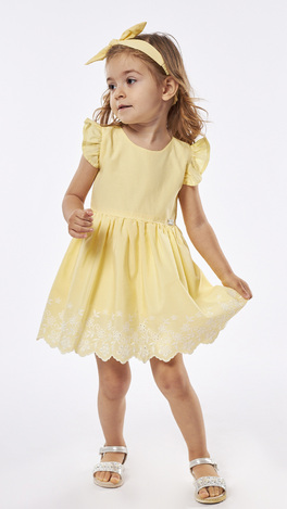 Φόρεμα ΕΒΙΤΑ σε χρώμα κίτρινο με ανάγλυφο σχέδιο και κορδέλα.