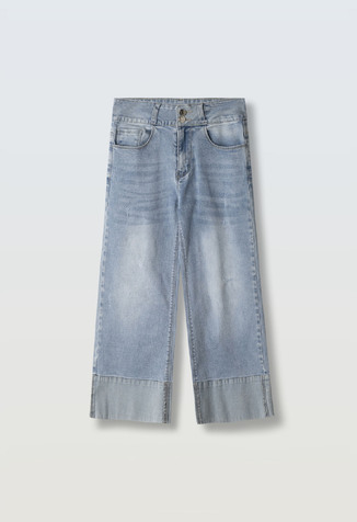 Τζιν παντελόνι ΕBΙΤΑ σε χρώμα μπλε ανοιχτό.