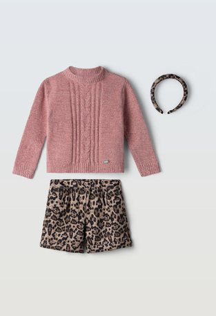 Σετ σορτς ΕΒΙΤΑ σε ροζ χρώμα με πλεκτή μπλούζα.