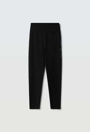 EVITA leggings in black.