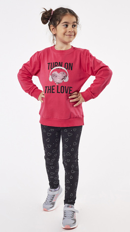 EBITA leggings set in fuchsia color with ''TURN ON THE LOVE'' print.