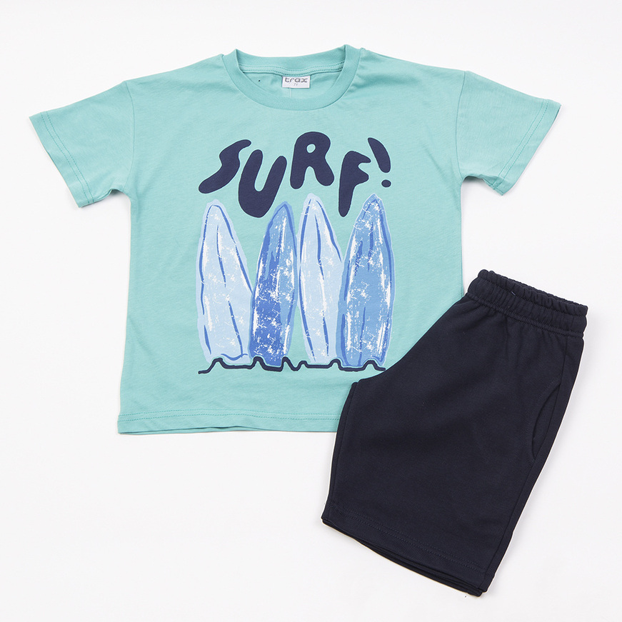 Σετ σορτς TRAX σε χρώμα τιρκουάζ με τύπωμα "SURF" στο μπροστινό μέρος.