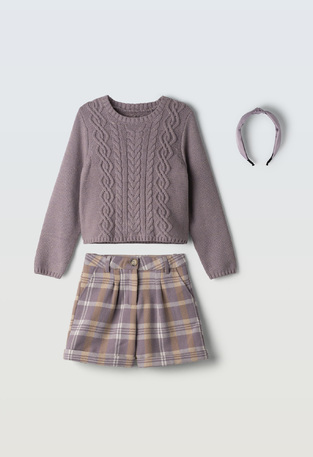 EVITA shorts set in lilac color with a checkered pattern.