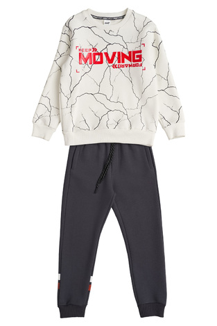 SPRINT tracksuit set in off-white color with "KEEP MOVING FORWARD" logo.