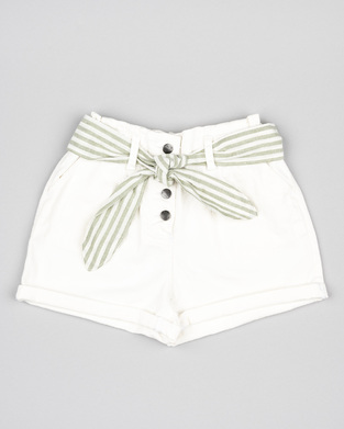 LOSAN jeans shorts in white color with belt.