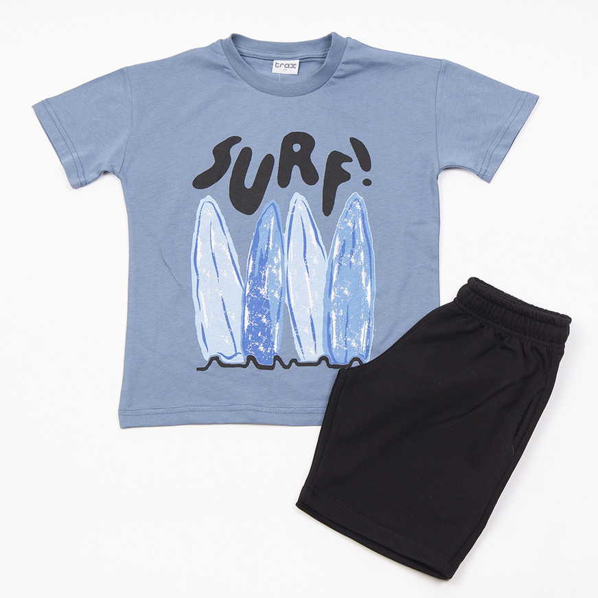 Σετ σορτς TRAX σε μπλε ραφ χρώμα με τύπωμα "SURF" στο μπροστινό μέρος.
