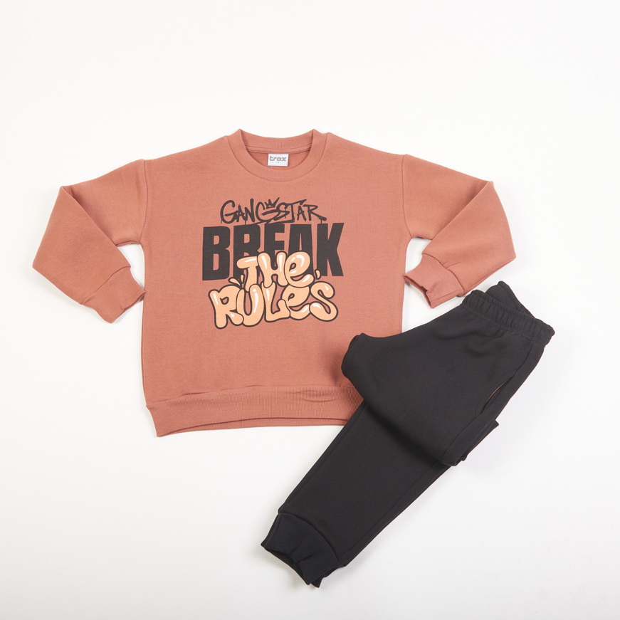 Σετ φόρμας TRAX με λαιμόκοψη σε καφέ ανοιχτό με μαύρο χρώμα.