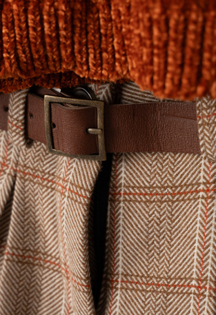 EBITA shorts set in brick color with knitted blouse.