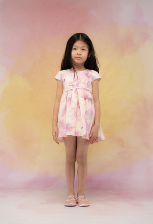 Φόρεμα ΕΒΙΤΑ σε ροζ χρώμα με floral τύπωμα.