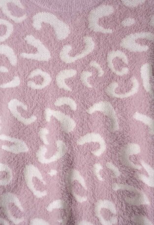 Πλεκτή μπλούζα ΕΒΙΤΑ σε λιλά χρώμα με animal print.