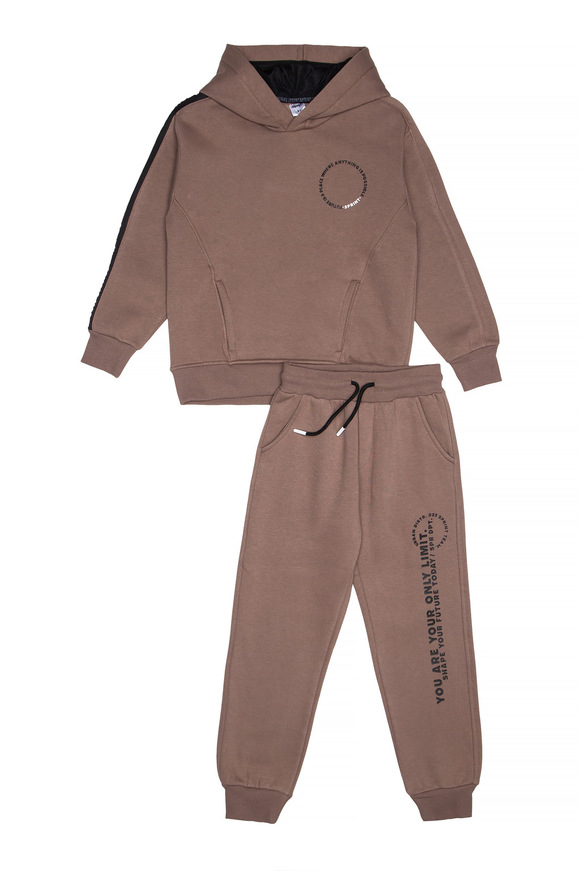 Σετ φόρμας SPRINT με ενσωματωμένη κουκούλα σε ανοιχτό καφέ χρώμα.