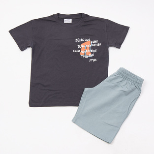 Σετ σορτς TRAX σε χρώμα ανθρακί με τύπωμα στο πίσω και μπροστινό μέρος.