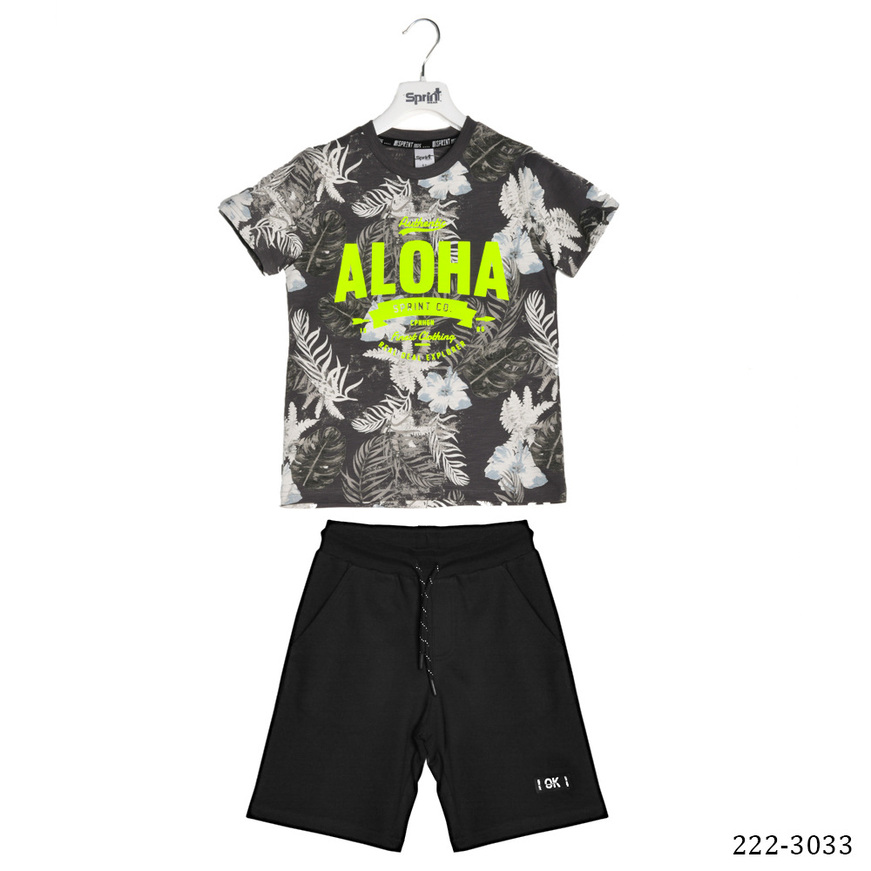 Set of SPRINT shorts, top with tropical floral pattern and black shorts.