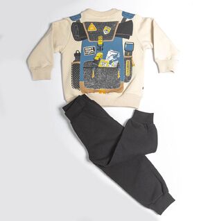 Σετ φόρμας JOYCE, μπλούζα με τύπωμα σχολικής τσάντας σε χρώμα εκρού και παντελόνι φούτερ.