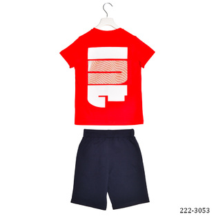 Σετ σορτς SPRINT, μπλούζα σε χρώμα κόκκινο και σορτς με λάστιχο στη μέση.