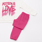 Σετ φόρμας TRAX με κουκούλα σε εκρού-φούξια χρώμα.