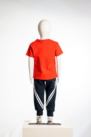 Εποχιακό σετ φόρμας JOYCE, μπλούζα σε κόκκινο χρώμα και παντελόνι φόρμας με τύπωμα.