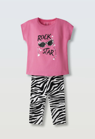 EVITA capri leggings set in pink, with print on the front.