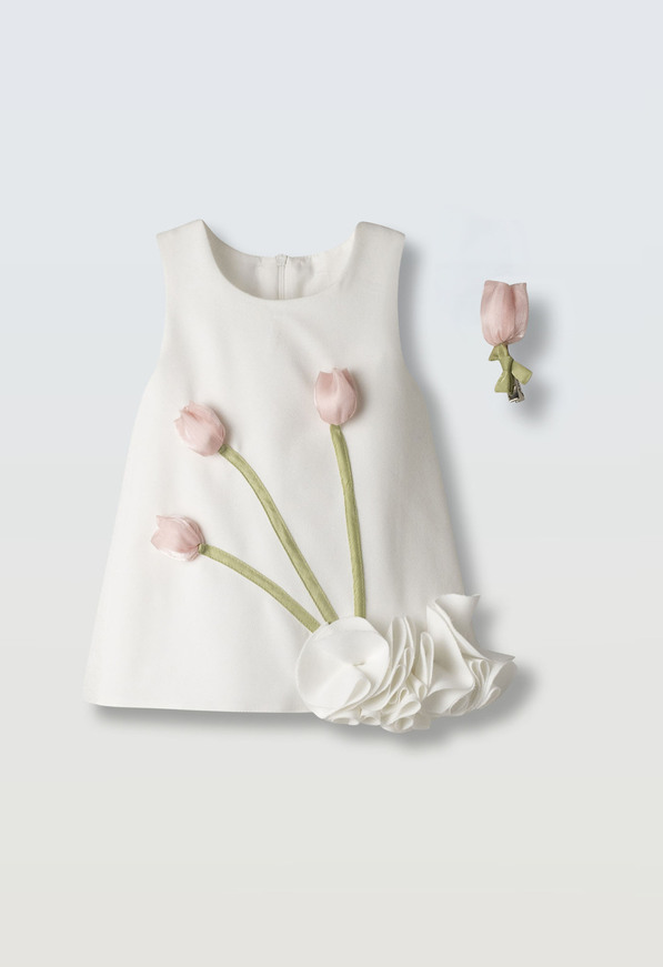 Φόρεμα ΕΒΙΤΑ σε χρώμα απαλό εκρού.