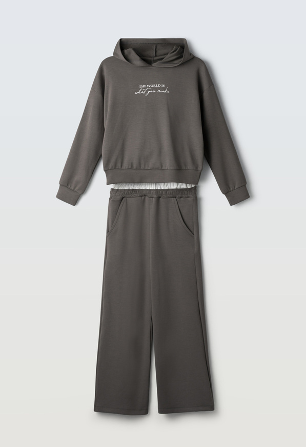 Σετ φόρμα φούτερ ΕΒΙΤΑ σε ανθρακί χρώμα.